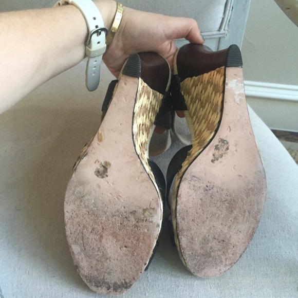 Tommy Bahama Wedges - Picture 3 of 3