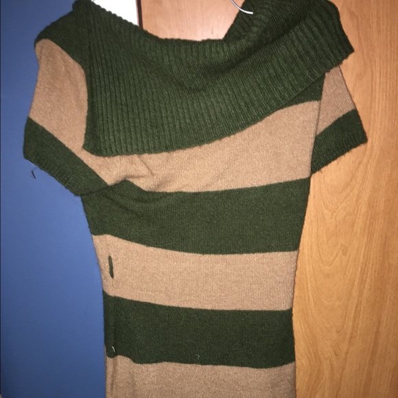 sweater - Picture 2 of 3