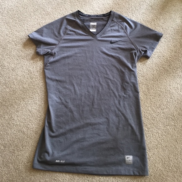 Nike pro workout top