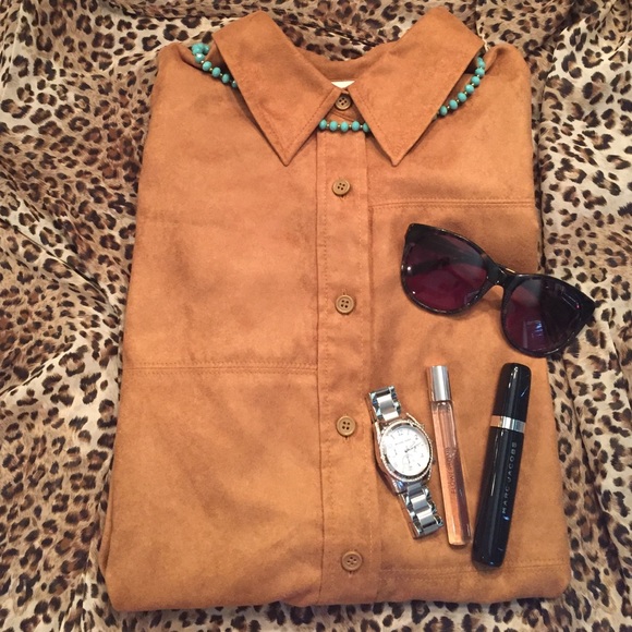 ❗️SALE❗️💥🆕 Brown Faux Suede Liz Claiborne Button