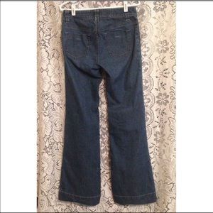 Banana Republic Jeans - Banana Republic Urban Flared Leg Jean 4 Banana Republic Jeans - Banana Republic Urban Flared Leg Jean 4