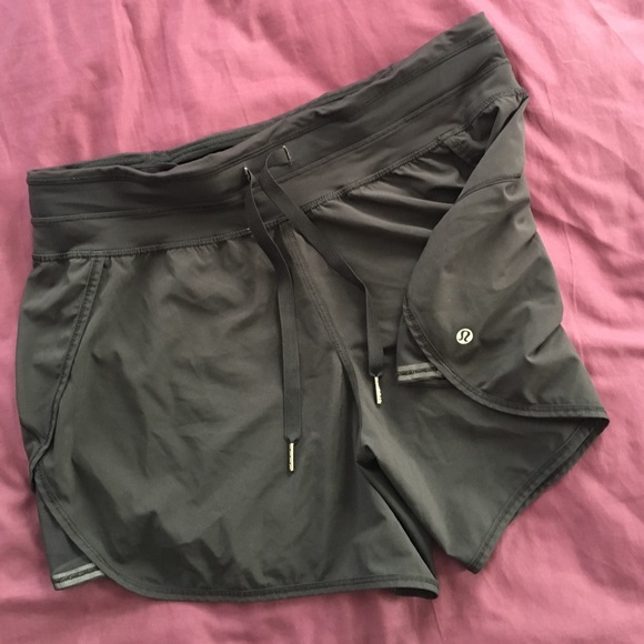 Lulu Lemon Black Mesh Shorts
