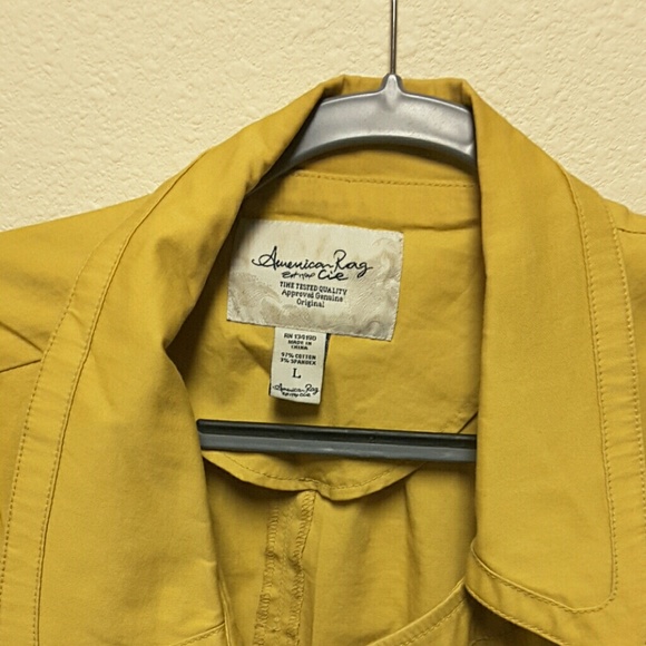 Light Jacket - Picture 2 of 3