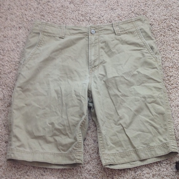 Men's old navy khaki shorts - Picture 1 of 2