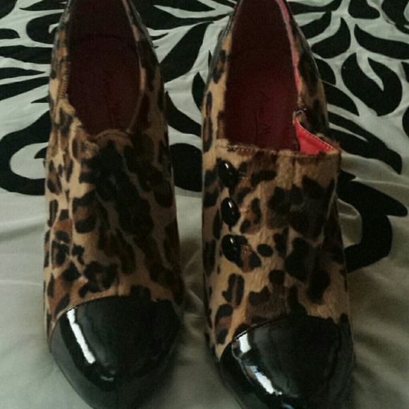 Heels - Picture 1 of 1