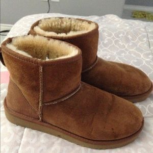 Classic mini uggs/ ON HOLD FOR @ronnytaylor