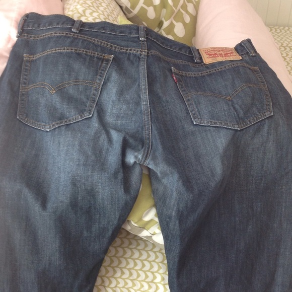 Men's Levi's - Picture 2 of 3