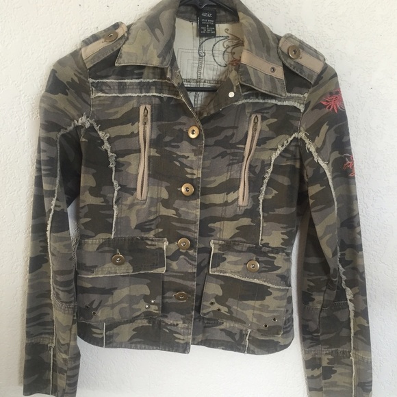 Embroidered Camo Jacket - Picture 2 of 4