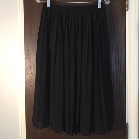 Black Pleated Midi Skirt