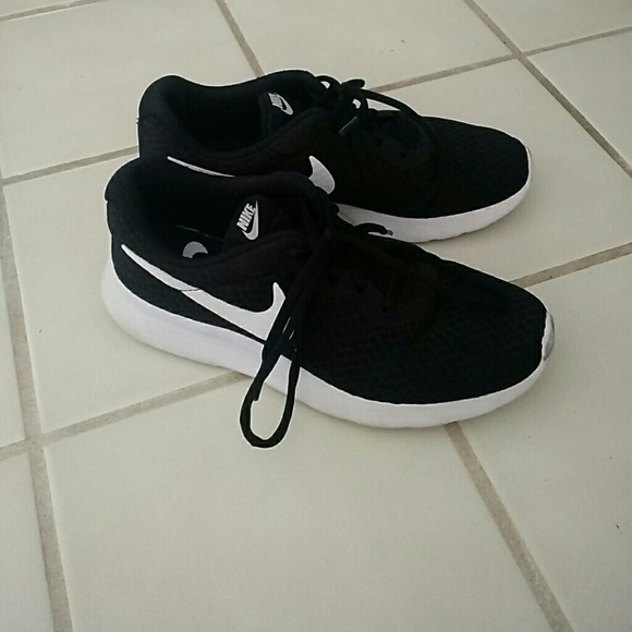 Black nike