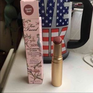 Too Faced La Creme Lipstick