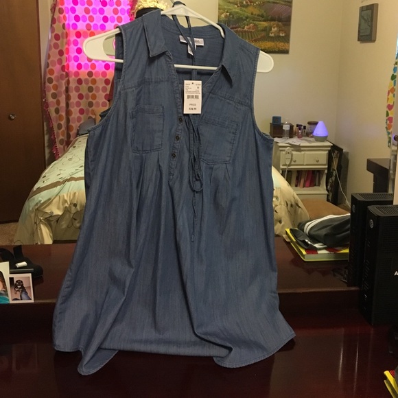 Motherhood sleeveless blouse!
