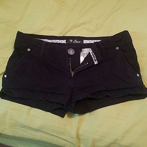 Black guess shorts