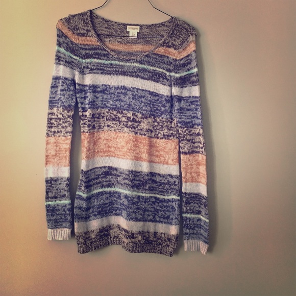 Light weight maternity sweater