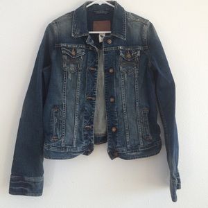 Jean Jacket. Worn look.
