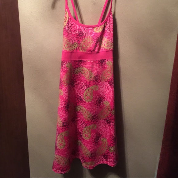 Athletic dress - Picture 1 of 1