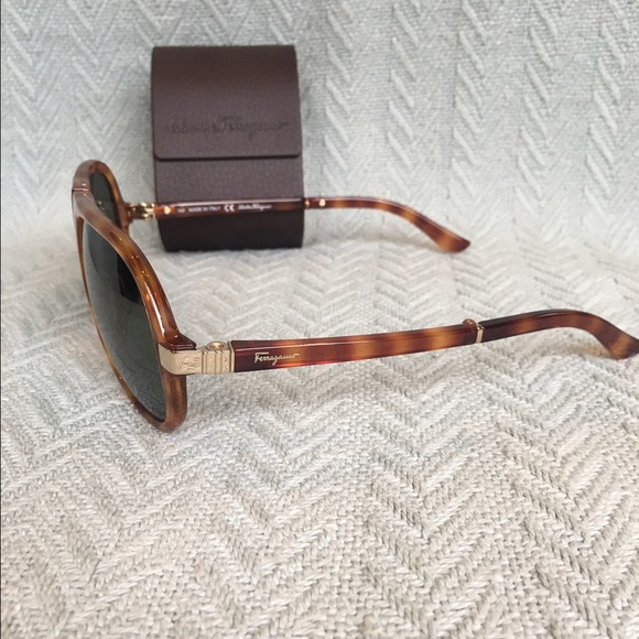 Ferragamo SF662 folding sunglasses ? main image 4