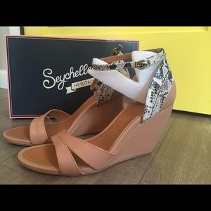 Seychelles Choice Wedge Pump