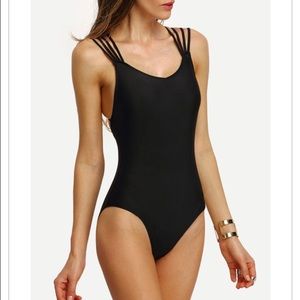 Strapping Crisscross One-Piece Swimwear