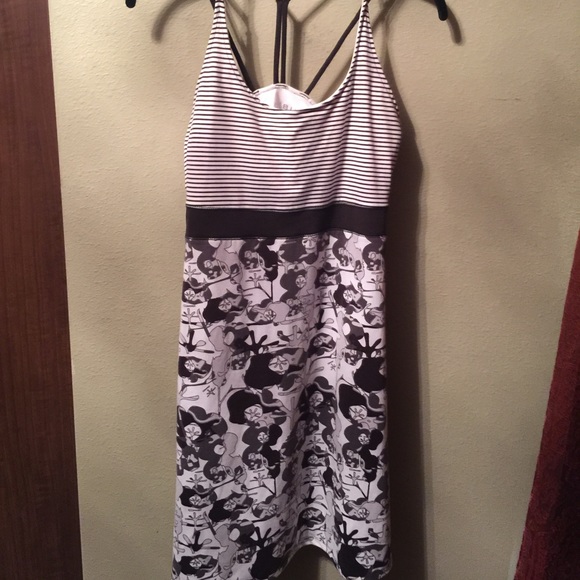 Athletic dress - Picture 1 of 1