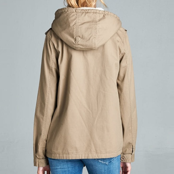 RESTOCKED! ✨ OLIVE FUR LINED MILITARY JACKET ⛈❄️ - Picture 4 of 7