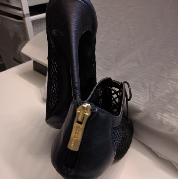 BCBG bootie - Picture 4 of 4