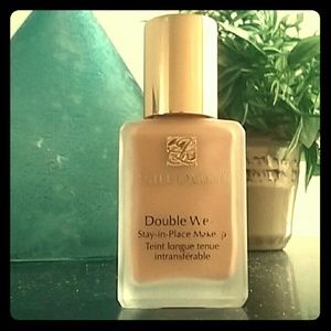 Estee Lauder Double Wear Stay-in-Place Makeup