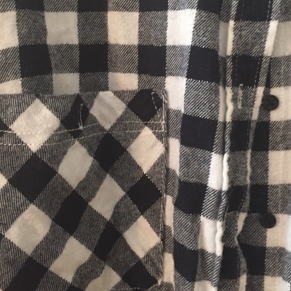 Flannel tunic style plaid shirt - Picture 2 of 3