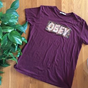 SIZE L • O B E Y  T E E