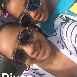 Meet your Posher, Crystal