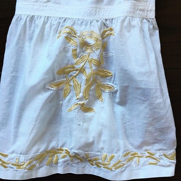 White Embroidered Tank - Picture 2 of 4