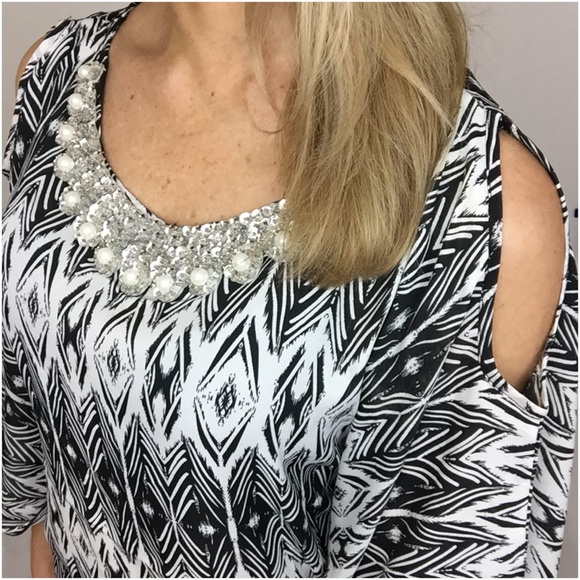 Stunning Bling Bell Flutter Sleeve Blouse Tunic SM - Picture 5 of 8