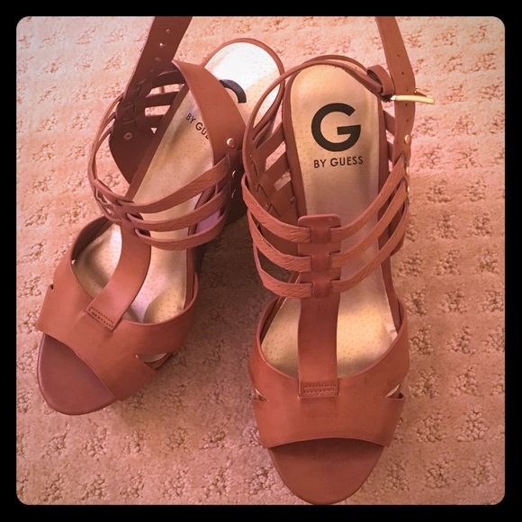 Guess Wedge