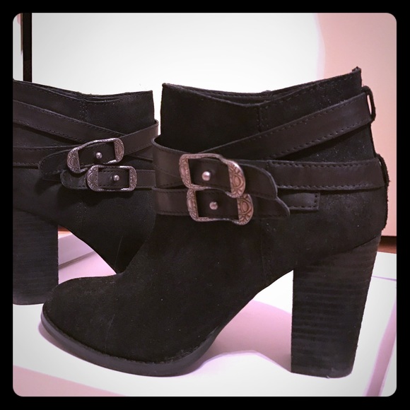Black Booties, Reba size 6.