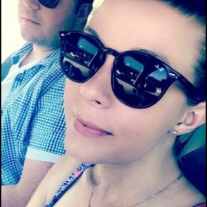Meet your Posher, Melissa