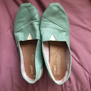 Mint Shimmer TOMS