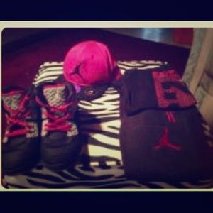 Air Jordan SIZE 4T and size toddler 9 in shoes