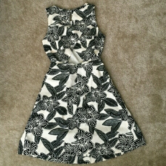 J. Crew sleeveless Polynesian flower print dress - Picture 3 of 4