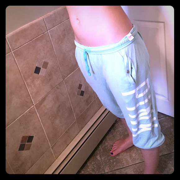 Mint boyfriend for campus crop