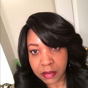 Meet your Posher, Charlina