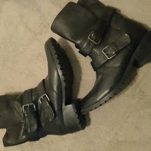 black fall boots - nwob