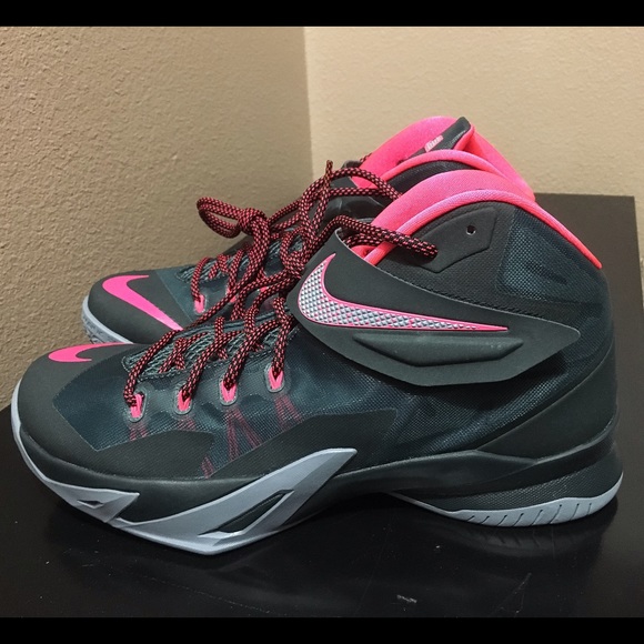 Nike Other - 24HR sale! NWT! Nike LeBron Soldier VIII