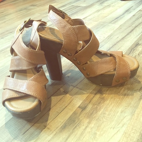 Lucky Brand Leather High Heel Sandals
