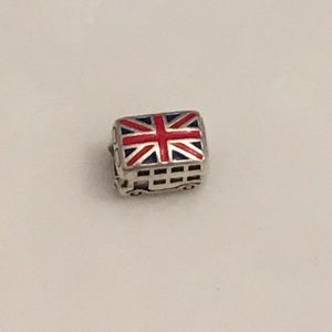 Pandora London bus charm