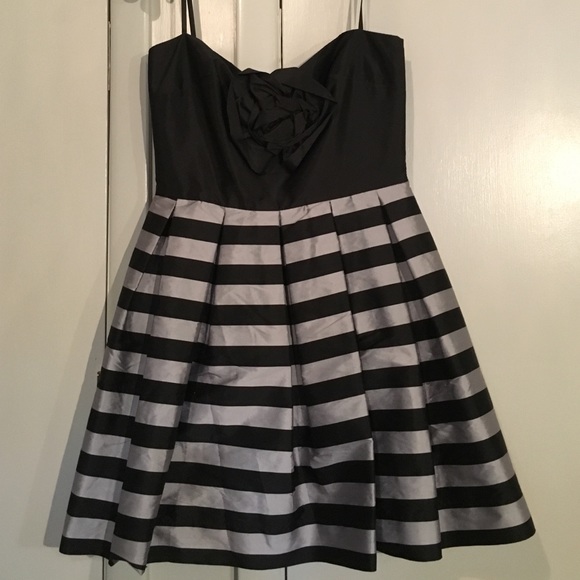 🌼ALEXIA ADMOR🌼 PARTY DRESS - Picture 1 of 2