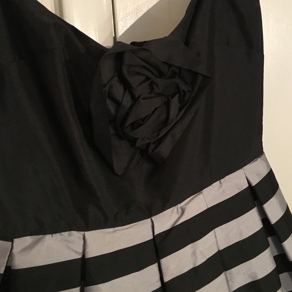 🌼ALEXIA ADMOR🌼 PARTY DRESS - Picture 2 of 2