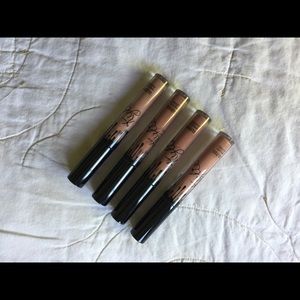 Kylie Jenner Lip Gloss in Shade 'Literally'