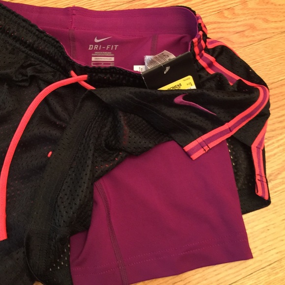 Nike shorts - Picture 2 of 3