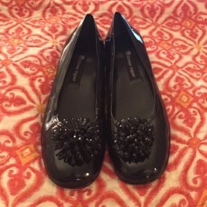 ⭐️WORN ONCE⭐️ETIENNE AIGNER Pom Pom Flats