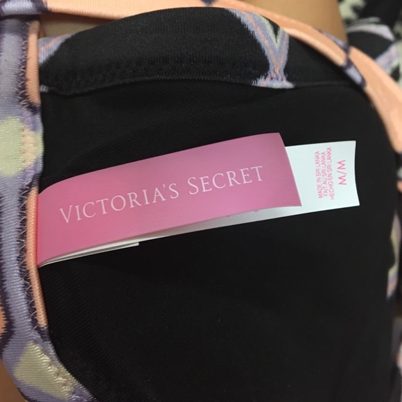 Victoria secret bikini top and bottom! - Picture 4 of 4